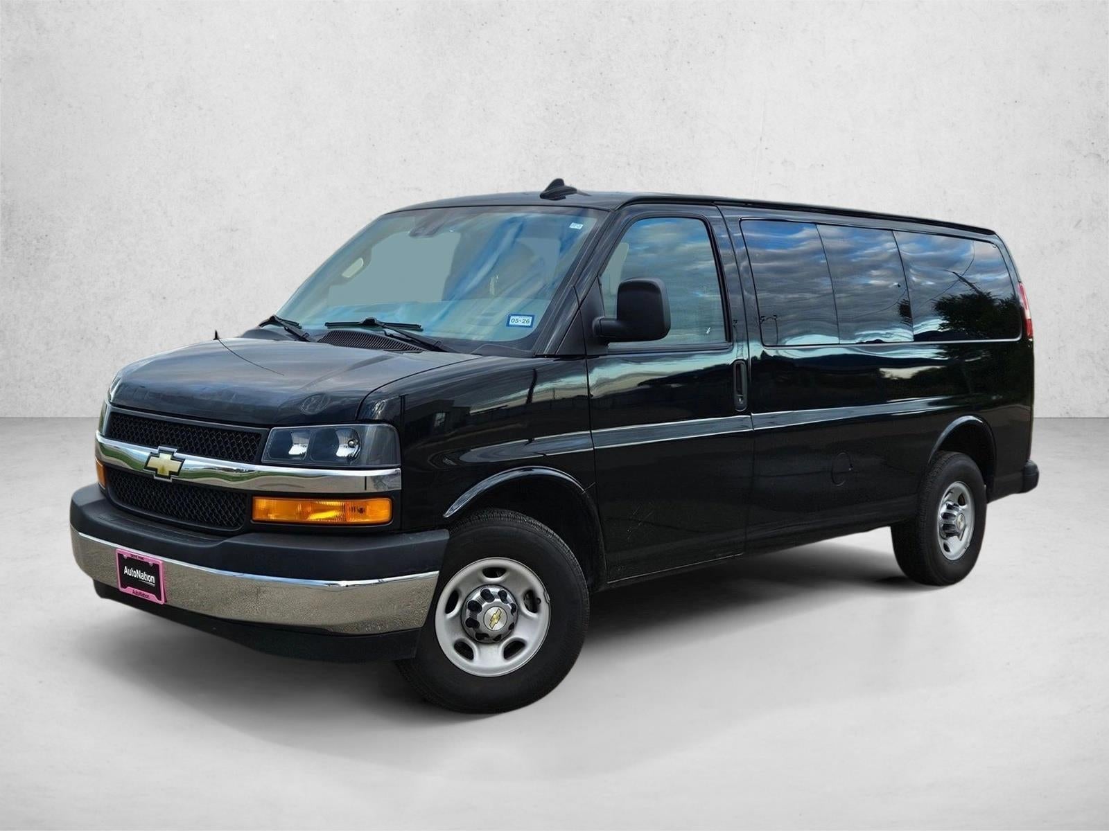 2024 Chevrolet Express Passenger 2500 1LT