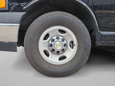 2024 Chevrolet Express Passenger 2500 1LT