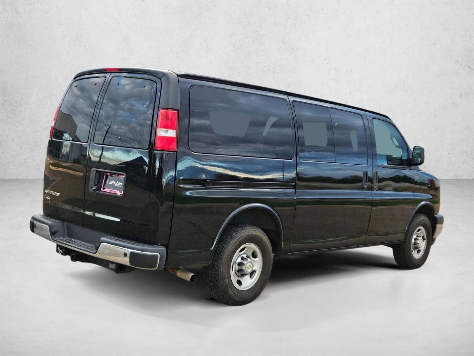 2024 Chevrolet Express Passenger 2500 1LT