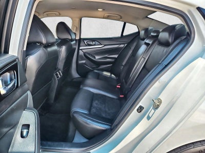 2017 Nissan Maxima SR