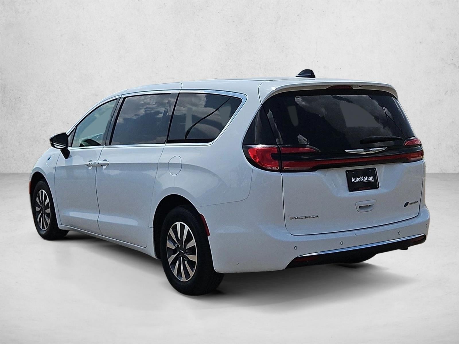 2024 Chrysler Pacifica Hybrid Select