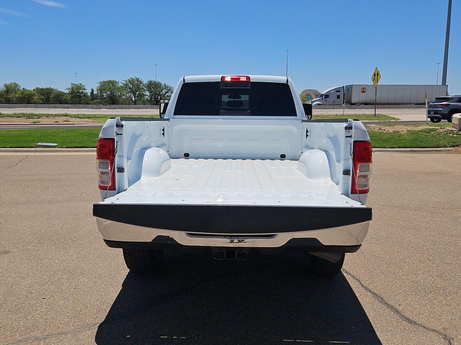 2024 RAM 3500 Tradesman Crew Cab 4x4 8' Box