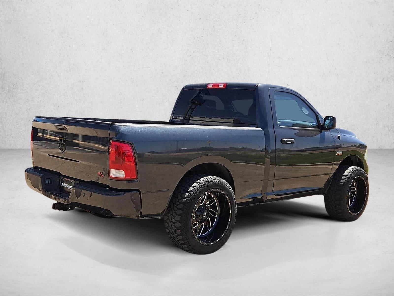 2018 RAM 1500 Express Regular Cab 4x2 6'4" Box