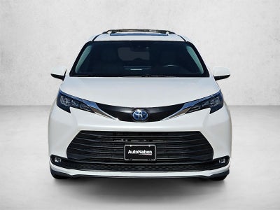 2025 Toyota Sienna XLE