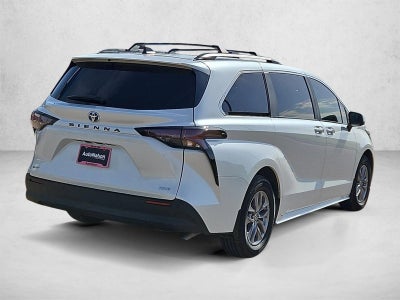 2025 Toyota Sienna XLE