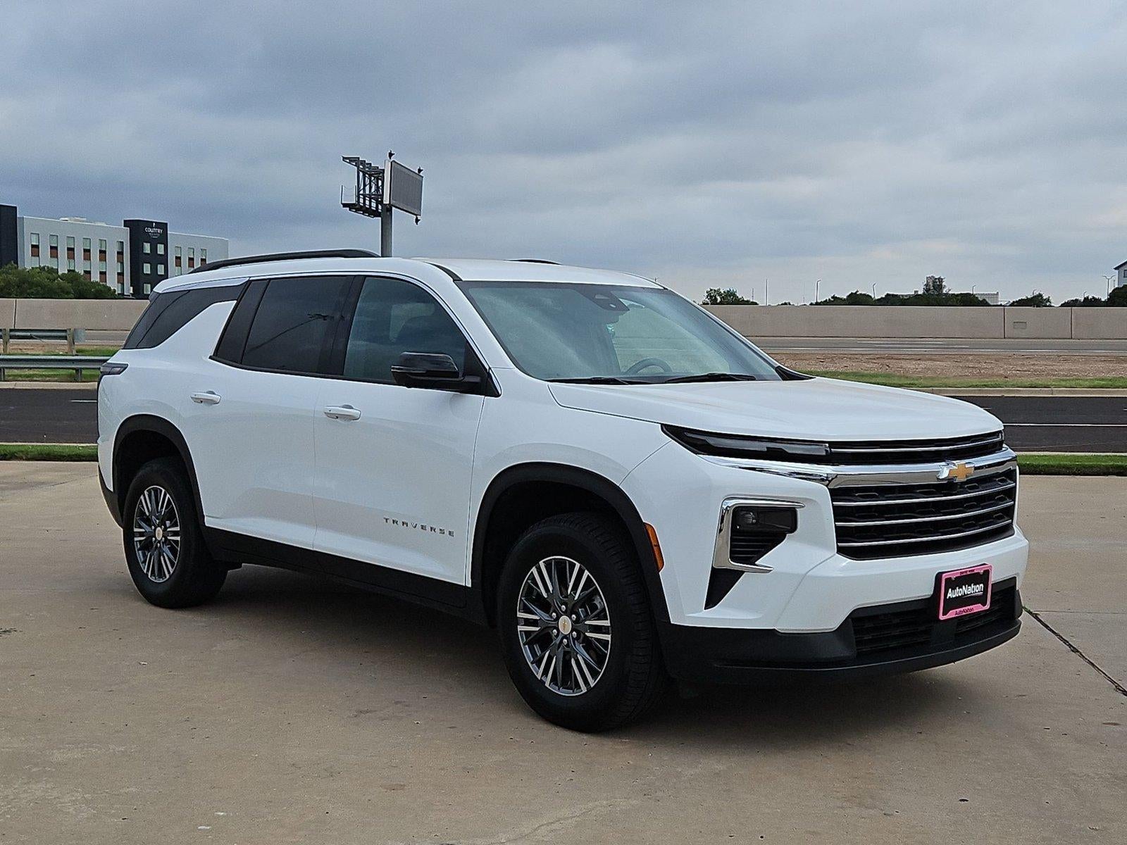 2024 Chevrolet Traverse LT