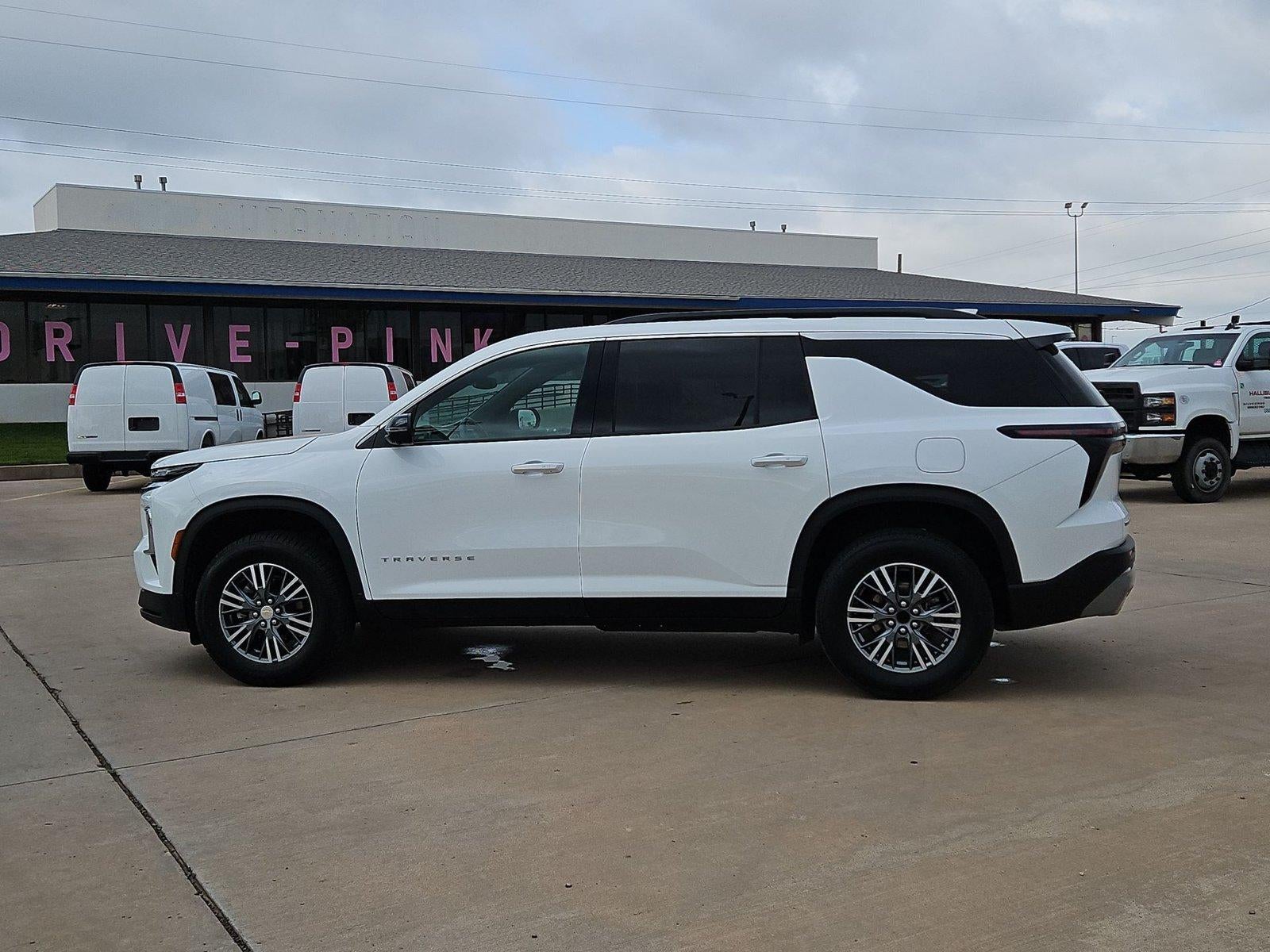 2024 Chevrolet Traverse LT