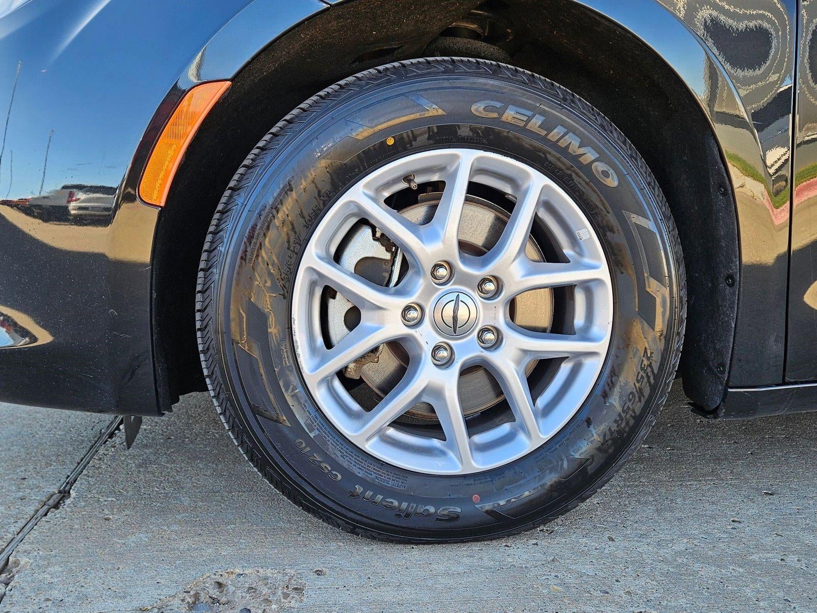 2023 Chrysler Voyager LX