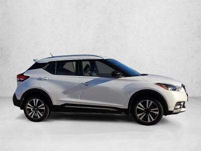 2020 Nissan Kicks SR