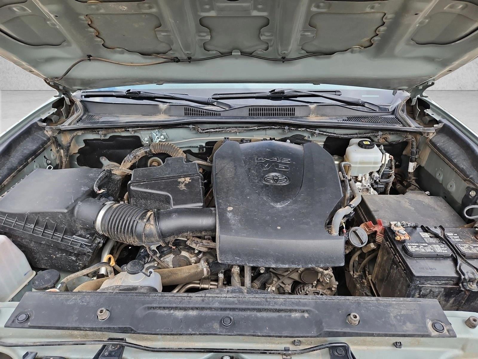 2022 Toyota Tacoma 4WD SR