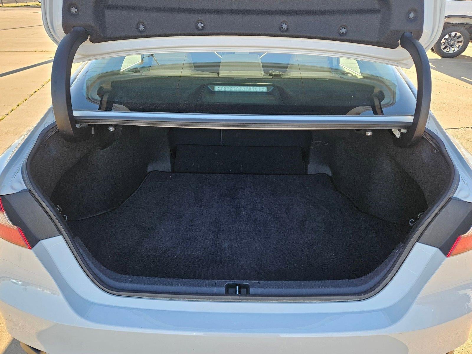 2023 Toyota Camry Hybrid LE