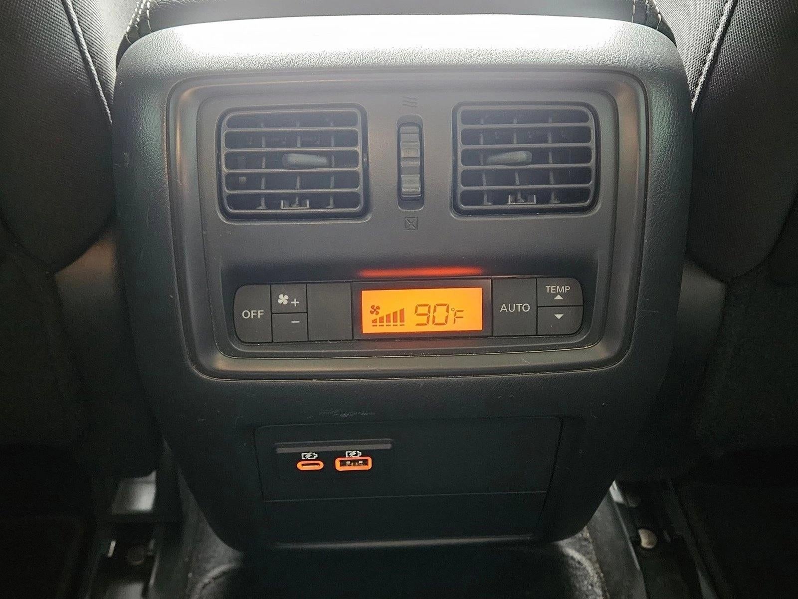 2020 Nissan Pathfinder SV