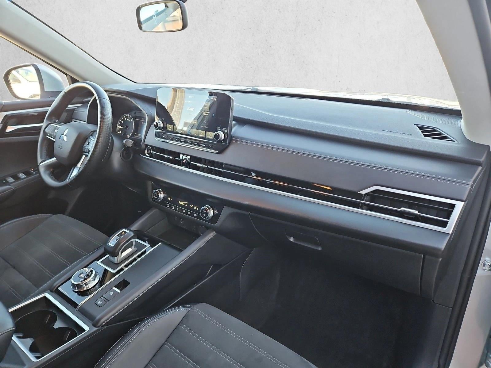 2024 Mitsubishi Outlander SE