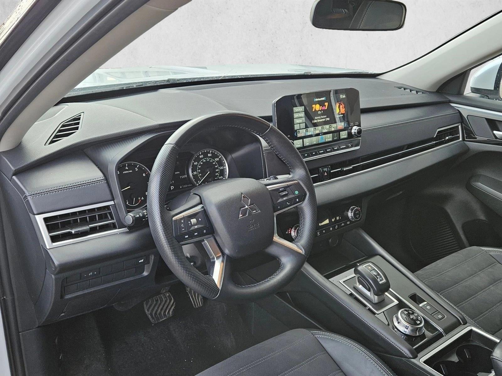 2024 Mitsubishi Outlander SE