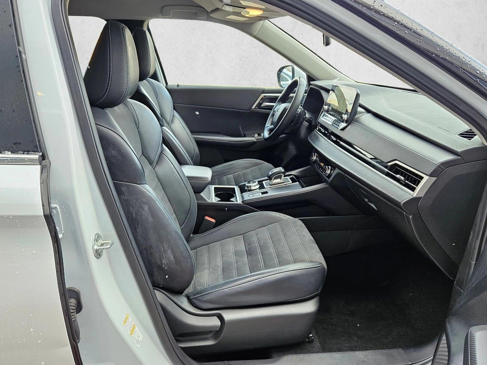 2024 Mitsubishi Outlander SE