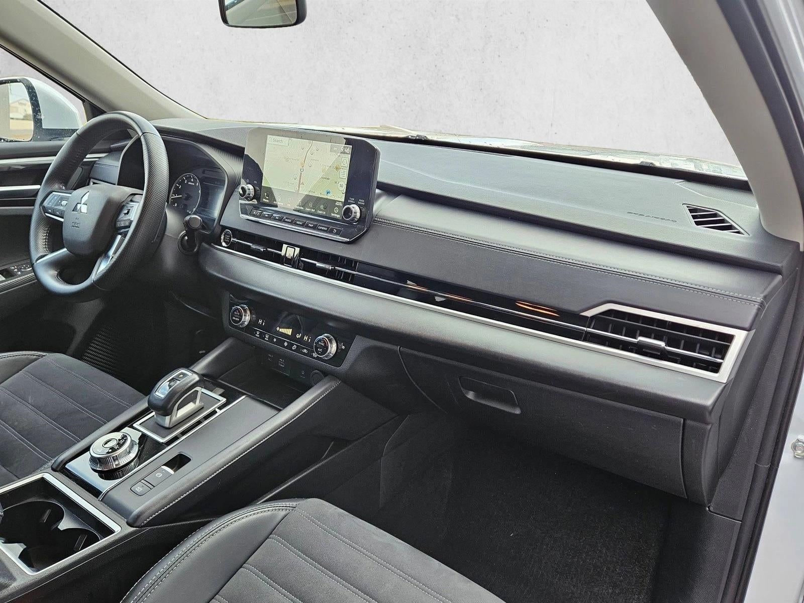 2024 Mitsubishi Outlander SE